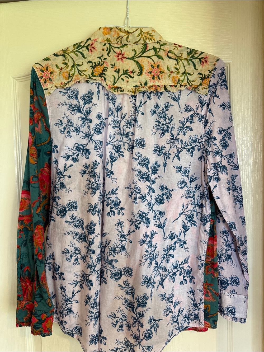 Blouse - Picture 2 of 4